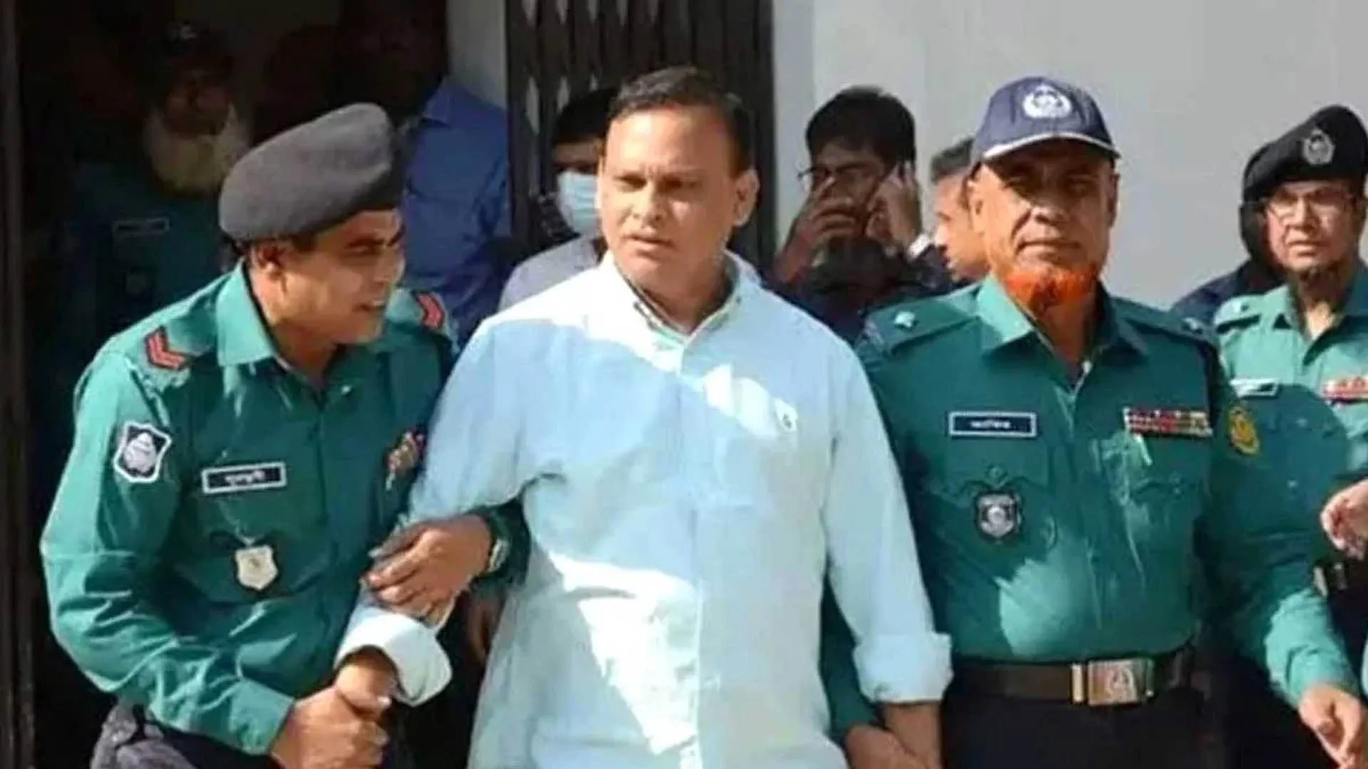 সাবেক সেনা কর্মকর্তা জিয়াউল আহসানের বিচার শুরুর আদেশ